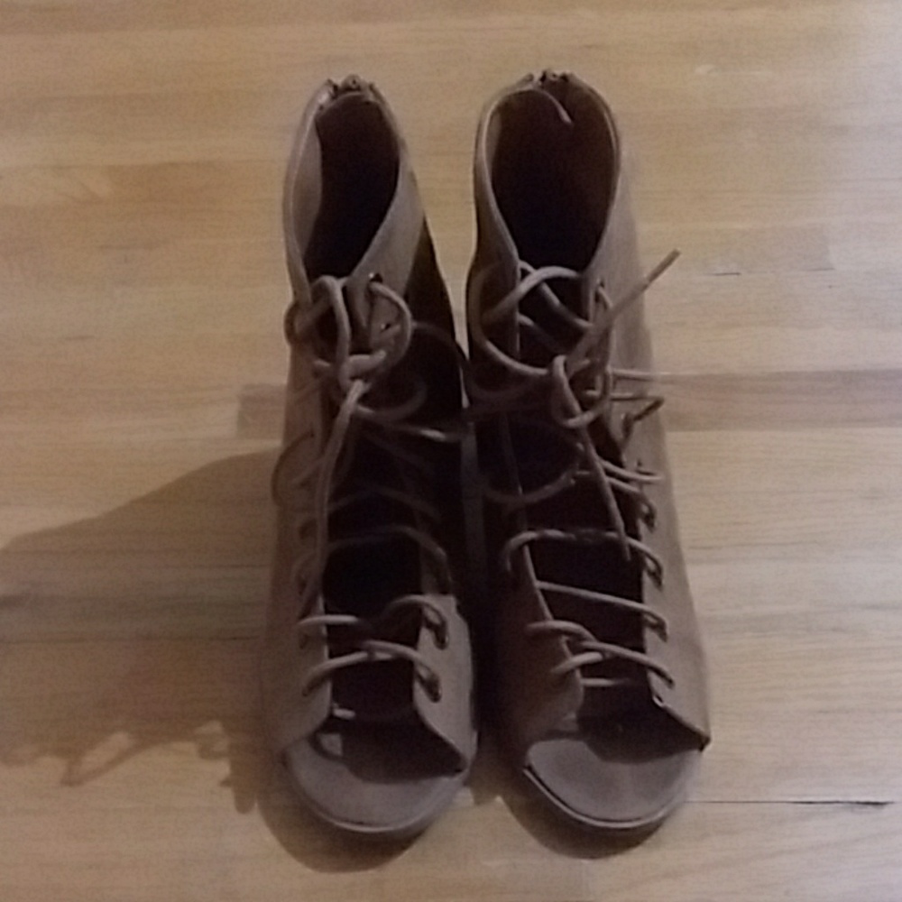 High heel boots